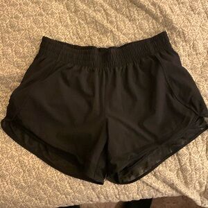 Athleta Mesh Racer Run 4 inch shorts